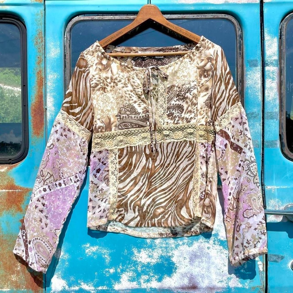 Y2K periscope semi sheer long sleeve blouse w/ animal print Women’s size medium
